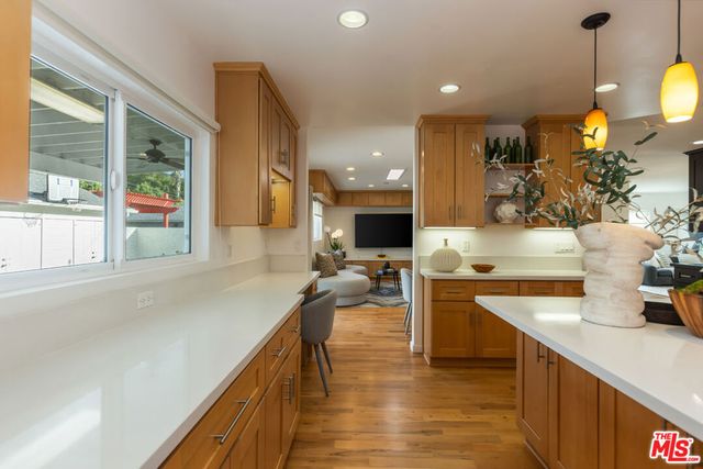 5044 Varna Avenue, Sherman Oaks, CA 91423