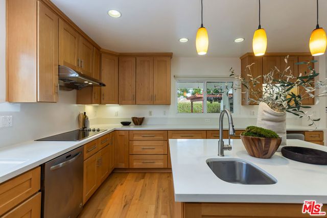 5044 Varna Avenue, Sherman Oaks, CA 91423