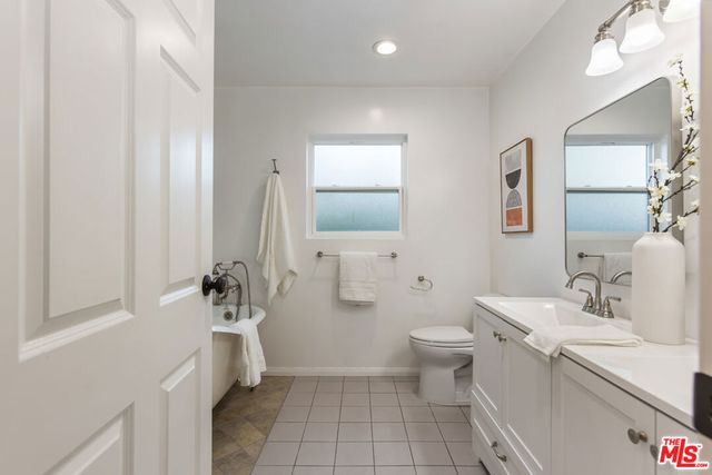 5044 Varna Avenue, Sherman Oaks, CA 91423