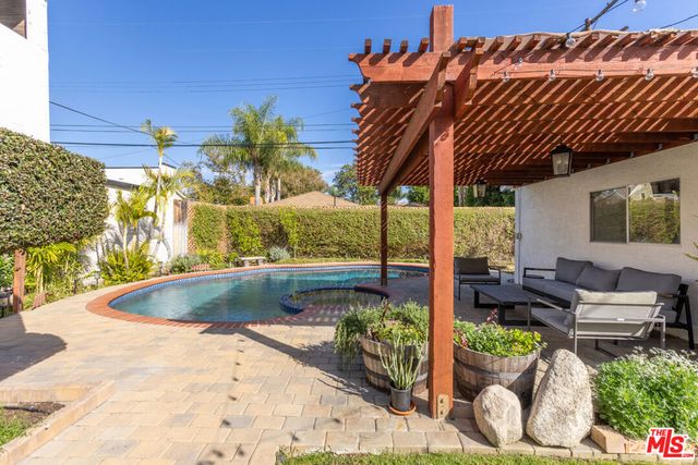 5044 Varna Avenue, Sherman Oaks, CA 91423