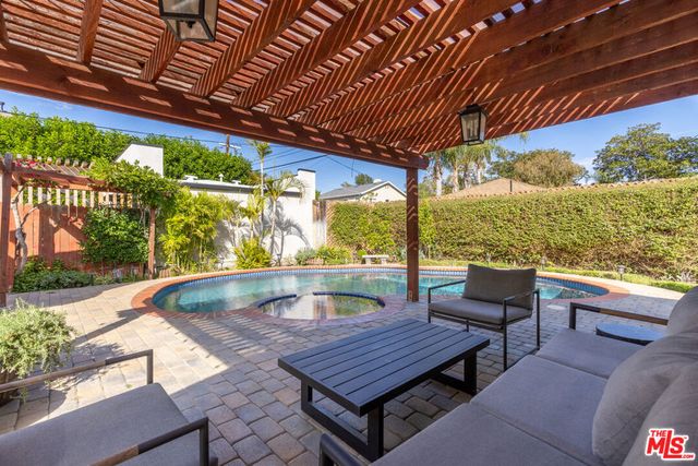 5044 Varna Avenue, Sherman Oaks, CA 91423