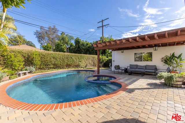 5044 Varna Avenue, Sherman Oaks, CA 91423