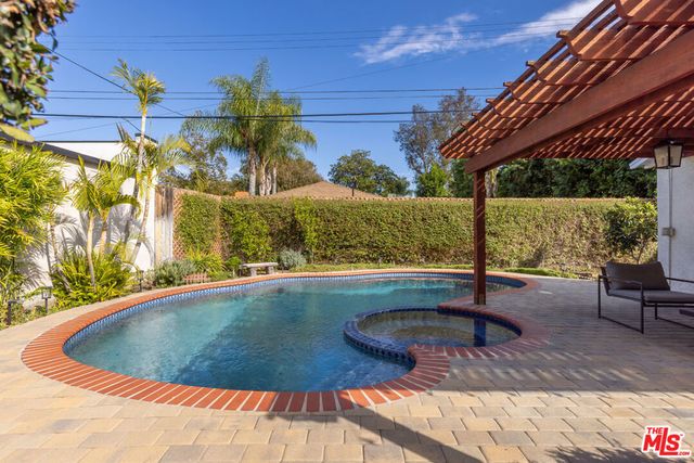 5044 Varna Avenue, Sherman Oaks, CA 91423