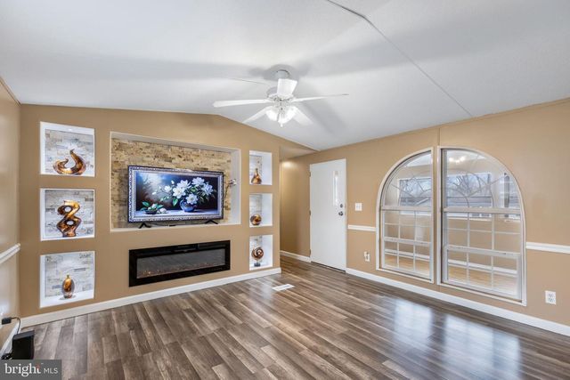 50 DUMFRIES DR, Dumfries, VA 22026