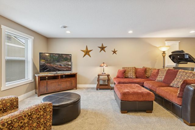 2009 Red Oak Lane, Lino Lakes, MN 55038