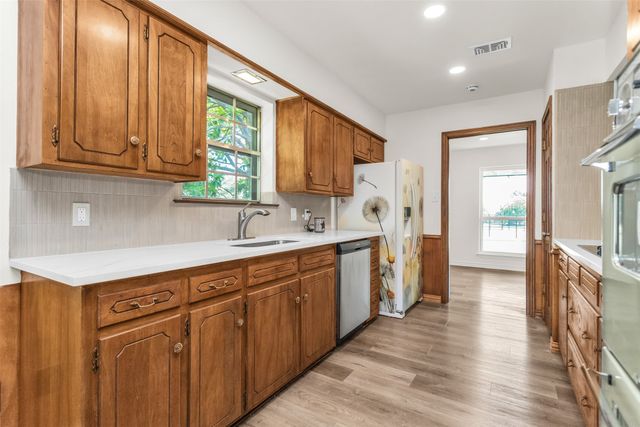101 Hollyhill Lane, Denton, TX 76205
