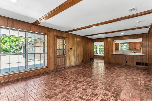101 Hollyhill Lane, Denton, TX 76205
