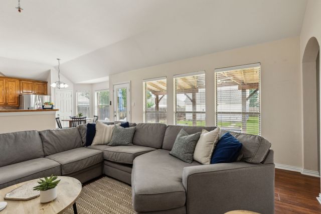 301 Cedar Circle, Shady Shores, TX 76208