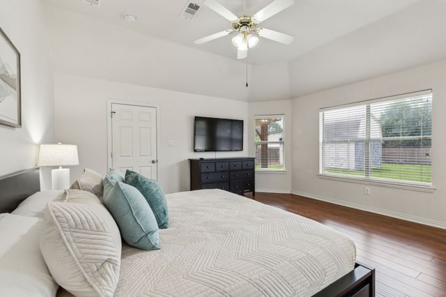 301 Cedar Circle, Shady Shores, TX 76208