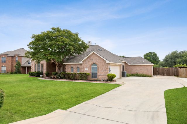 301 Cedar Circle, Shady Shores, TX 76208