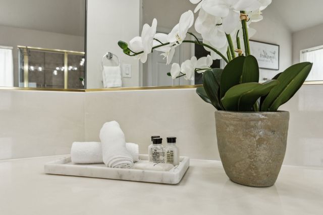 301 Cedar Circle, Shady Shores, TX 76208