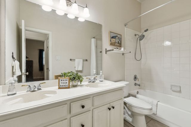 301 Cedar Circle, Shady Shores, TX 76208