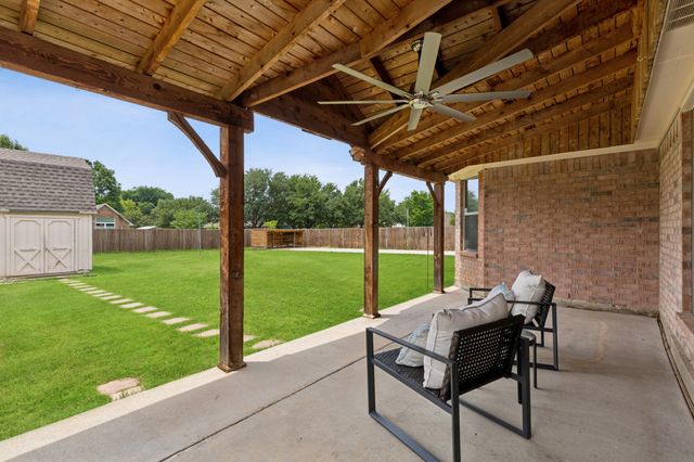 301 Cedar Circle, Shady Shores, TX 76208