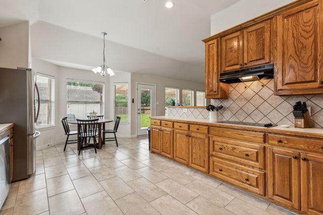 301 Cedar Circle, Shady Shores, TX 76208