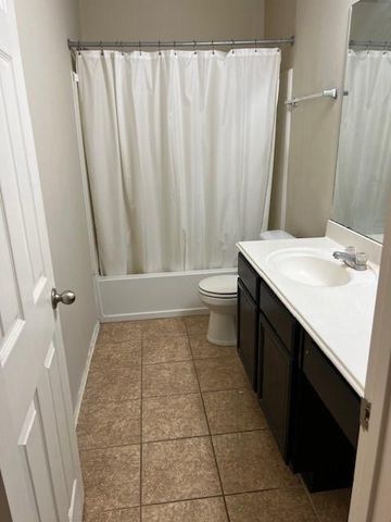 6923 Hampden Point Ct, Houston, TX 77040