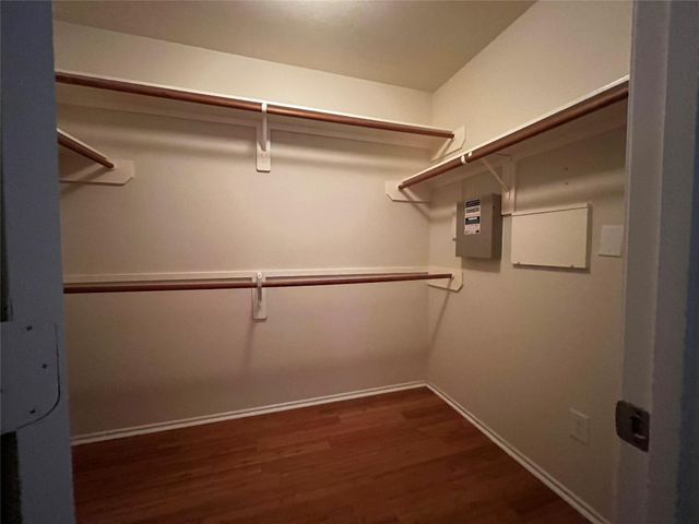 6923 Hampden Point Ct, Houston, TX 77040