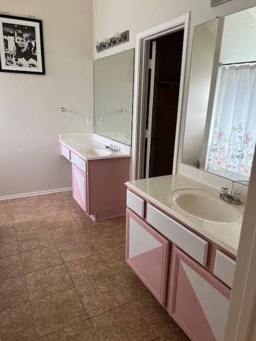 6923 Hampden Point Ct, Houston, TX 77040