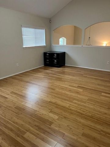 6923 Hampden Point Ct, Houston, TX 77040