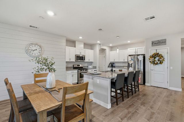 2662 Taft Ave, Manteca, CA 95337
