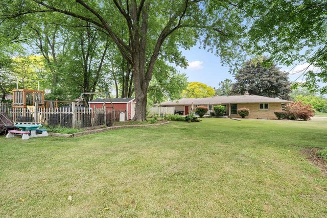 N76W14321 Lari Lou DRIVE, Menomonee Falls, WI 53051