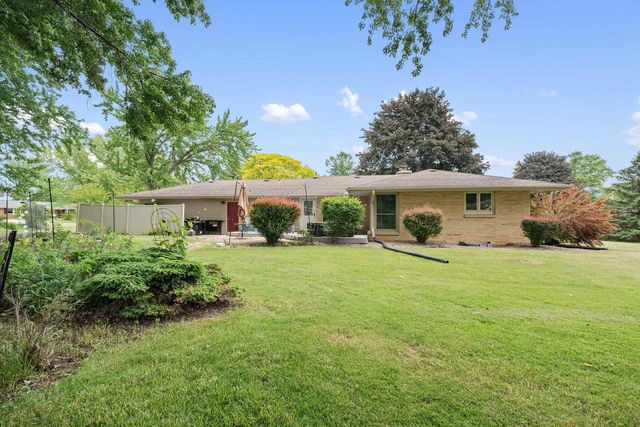 N76W14321 Lari Lou DRIVE, Menomonee Falls, WI 53051