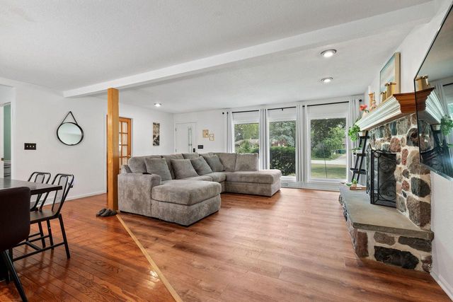 N76W14321 Lari Lou DRIVE, Menomonee Falls, WI 53051