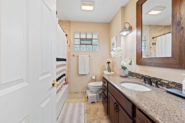 N76W14321 Lari Lou DRIVE, Menomonee Falls, WI 53051