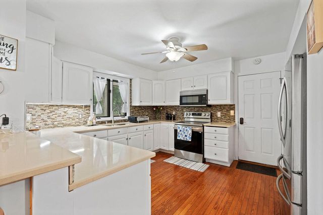 N76W14321 Lari Lou DRIVE, Menomonee Falls, WI 53051