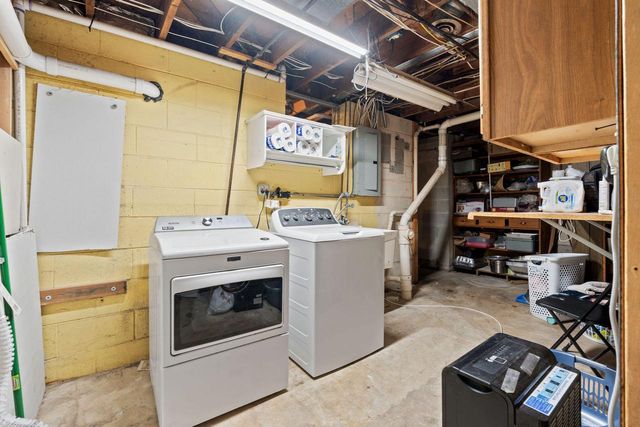 N76W14321 Lari Lou DRIVE, Menomonee Falls, WI 53051