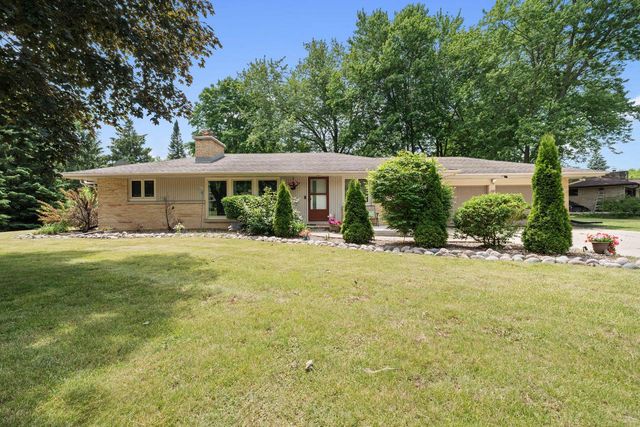N76W14321 Lari Lou DRIVE, Menomonee Falls, WI 53051