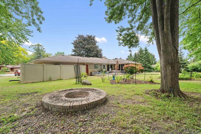 N76W14321 Lari Lou DRIVE, Menomonee Falls, WI 53051