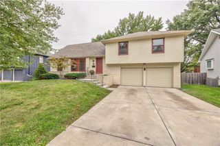 9712 Craig Drive, Overland Park, KS 66212