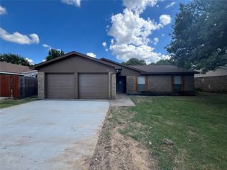709 Fair Meadows Drive, Saginaw, TX 76179