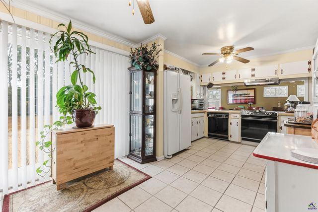 614 Hillcrest Avenue, Perry, GA 31069