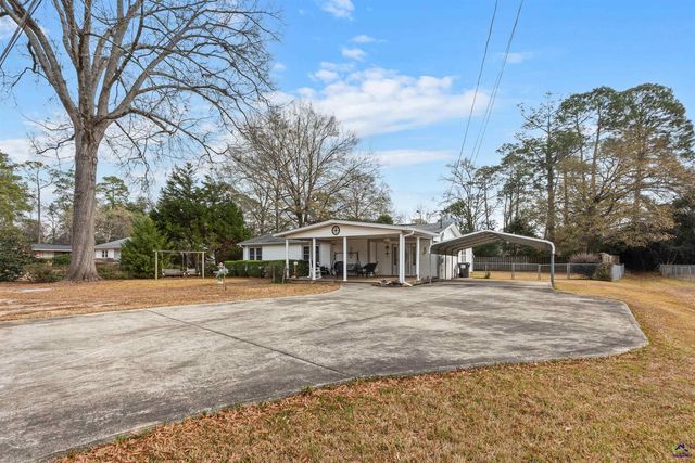 614 Hillcrest Avenue, Perry, GA 31069