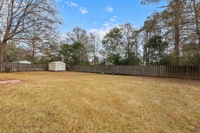 614 Hillcrest Avenue, Perry, GA 31069