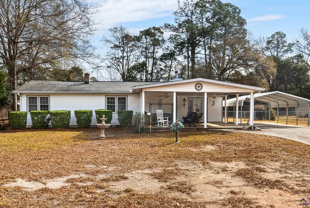 614 Hillcrest Avenue, Perry, GA 31069