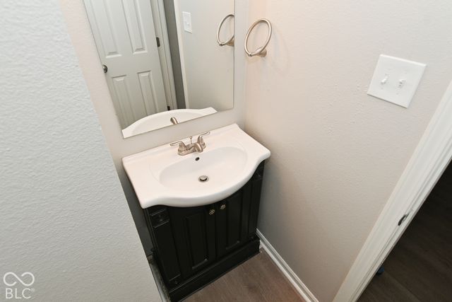 1909 Southernwood Lane, Indianapolis, IN 46231
