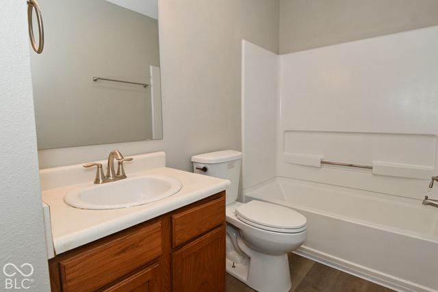 1909 Southernwood Lane, Indianapolis, IN 46231