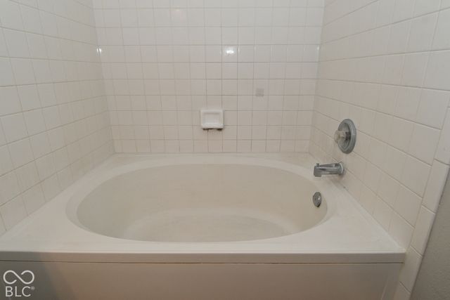 1909 Southernwood Lane, Indianapolis, IN 46231