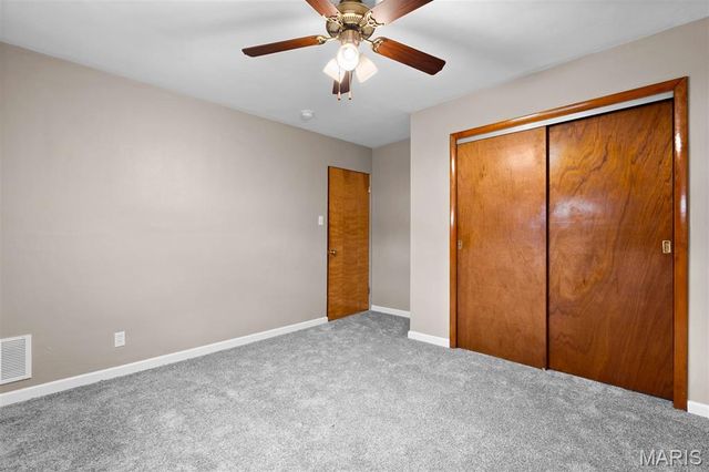 12 Saint James Avenue, Swansea, IL 62226