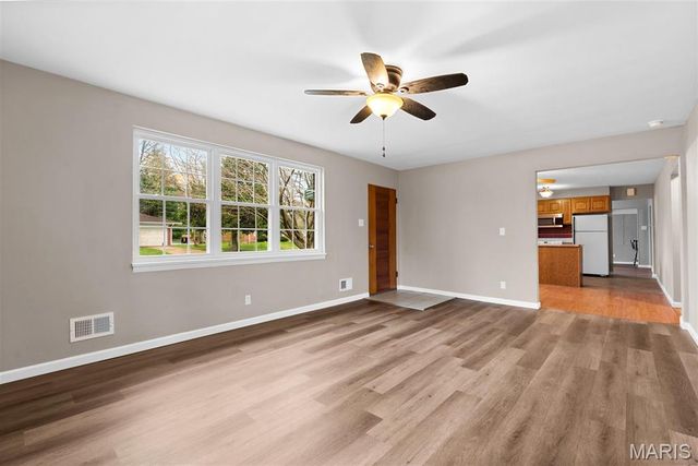 12 Saint James Avenue, Swansea, IL 62226