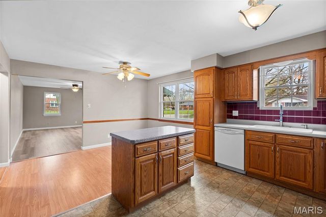 12 Saint James Avenue, Swansea, IL 62226