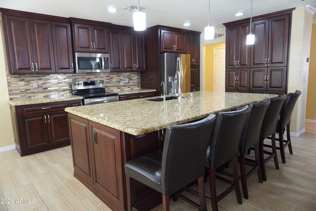 12729 N 58TH Drive, Glendale, AZ 85304