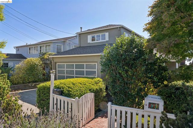 752 Grizzly Peak Blvd, Berkeley, CA 94708