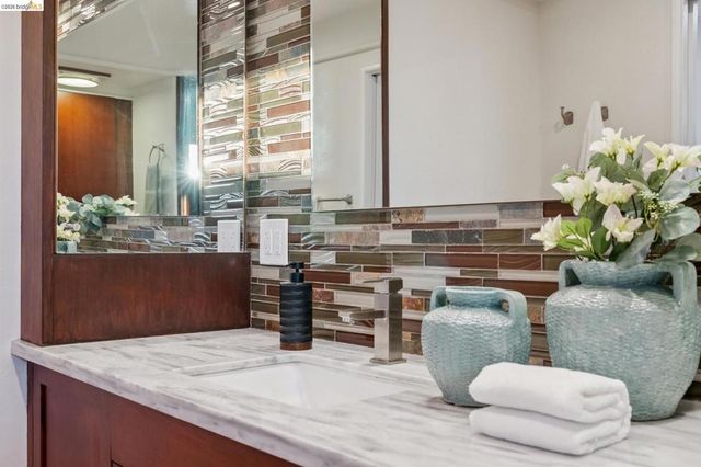 752 Grizzly Peak Blvd, Berkeley, CA 94708