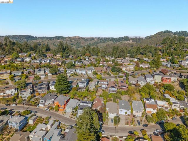 752 Grizzly Peak Blvd, Berkeley, CA 94708