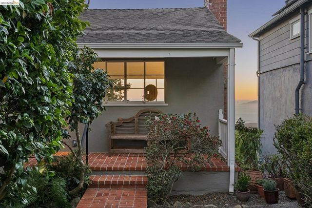 752 Grizzly Peak Blvd, Berkeley, CA 94708