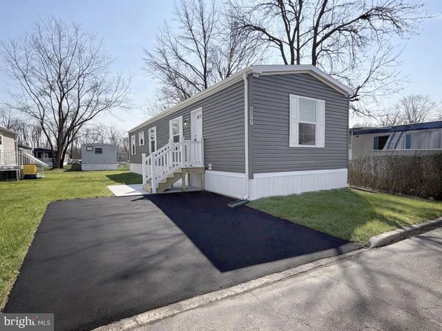 6327 FULLER DR, Morrisville, PA 19067