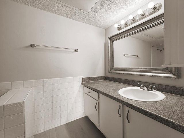 2816 S Bartell Drive 34, Houston, TX 77054